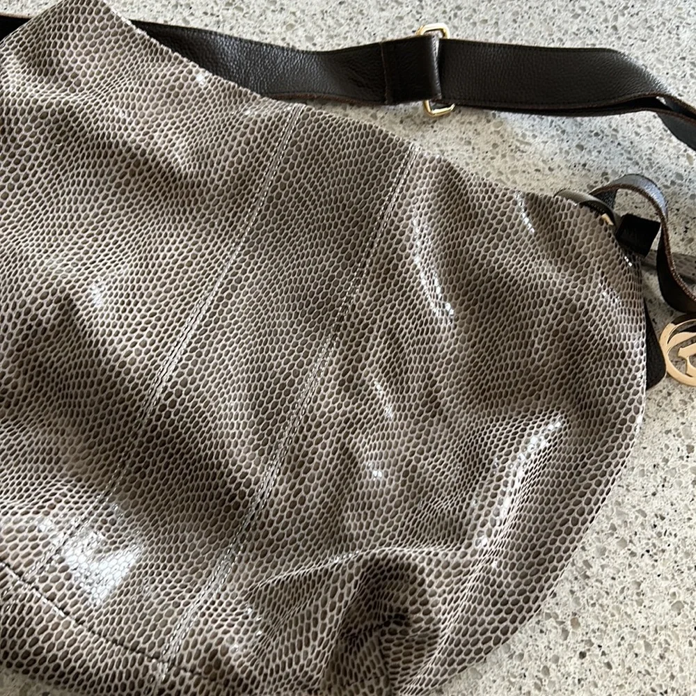 Charmes large snakeskin pattern bag